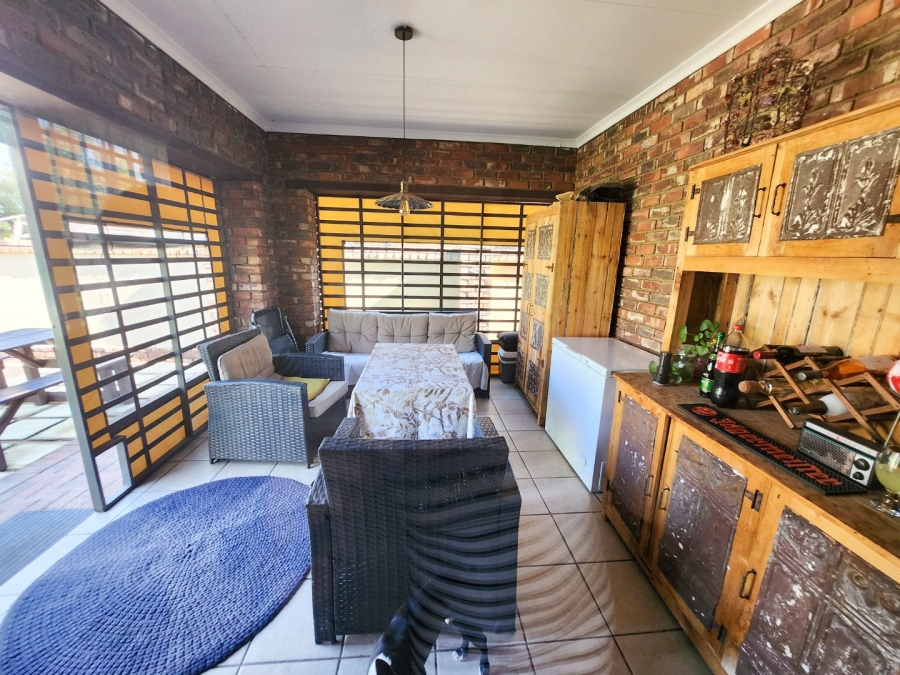 3 Bedroom Property for Sale in La Hoff North West